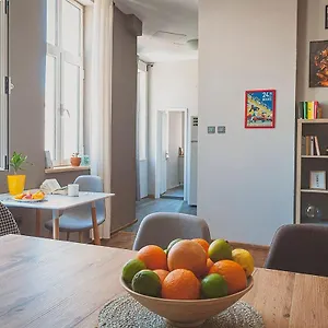 호스텔 Temple House, 플로브디프